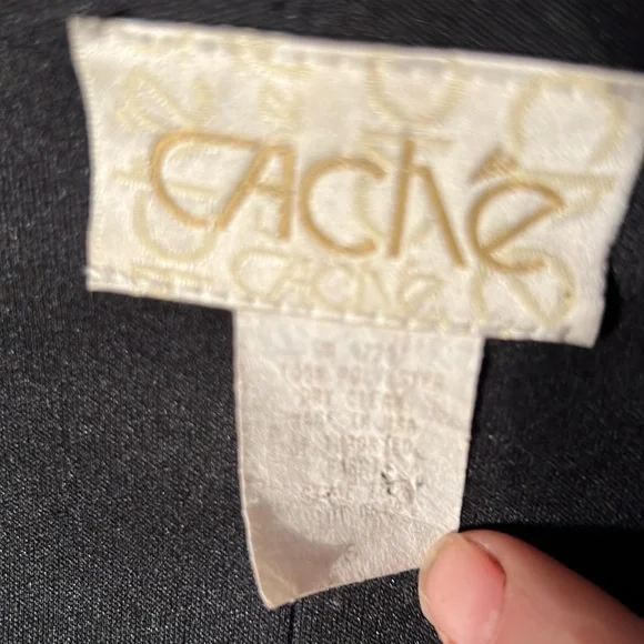 Cache Red Python Print Top - Picture 3 of 8